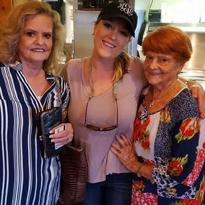 Meet your Posher, Maxine